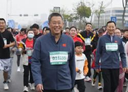 芜湖马拉松欢乐开跑